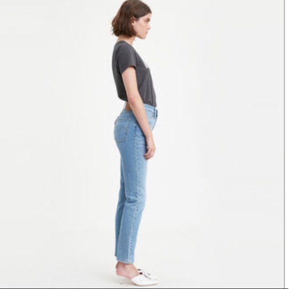 Levi's Classic 501 Skinny Denim Jeans in Light Blue Wash - Picture 4 of 16